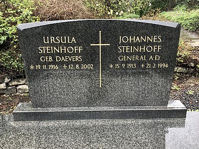 What military branch did Steinhoff serve in?