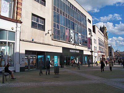 How many locations does House of Fraser have across the United Kingdom?