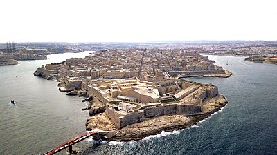 What is the size of Valletta's historic area in square kilometers?
