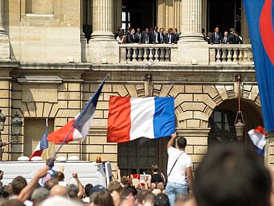 Which country did France defeat in the final of the 2000 UEFA European Championship?
