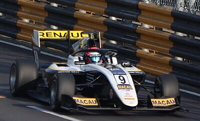 Which car number does Lundgaard drive in IndyCar?