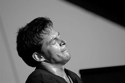 Harry Connick Jr. is ranked among the top what number of best-selling male artists in the United States?