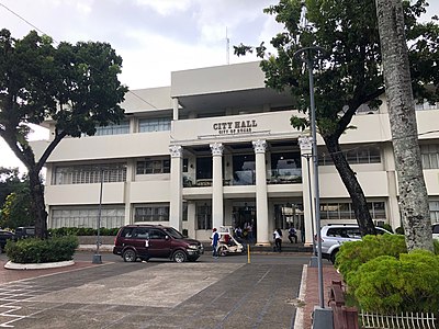 Which university is located in Roxas City?