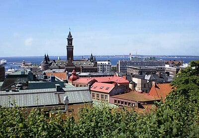 What is the name of the medieval fortress in Helsingborg's city center?