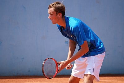 How many single records does Daniil Medvedev hold (win/lose balance)?