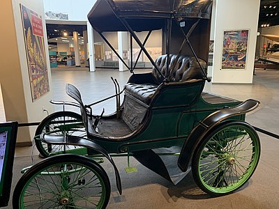 What type of fuel did early Winton automobiles use?