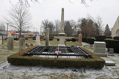 Where is Henry Ford buried?