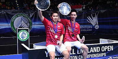 Which commentator commended Sukamuljo and Gideon's fast playing style?