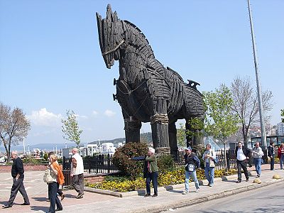How close is Çanakkale to the ancient city of Troy?