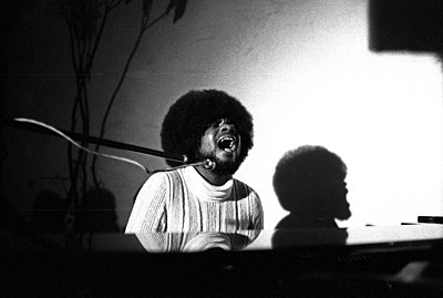 Which band did Billy Preston tour with in the 1970s?