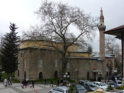 What type of edifices are prominent landmarks in Bursa?