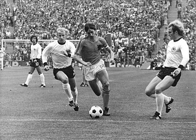 What award did Cruyff receive for his performance in the 1974 FIFA World Cup?