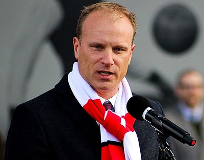 Who was the teammate that described Bergkamp as a "dream for a striker"?