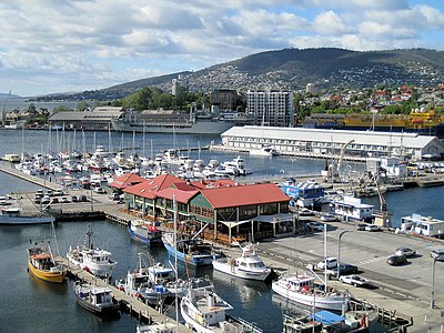 What is the name of the largest private museum in the Southern Hemisphere, located in Hobart?