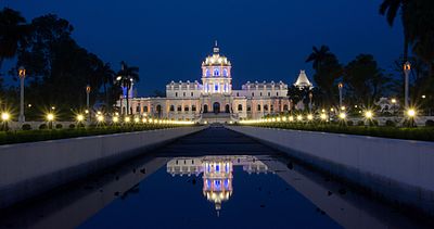 Which famous palace is located in Agartala?
