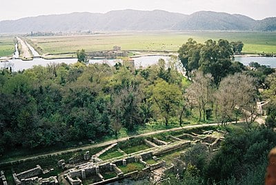 Which ancient Greek tribe first settled in Butrint?