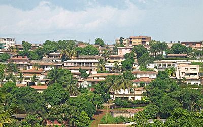 When did Yaoundé become the capital of the French colony?