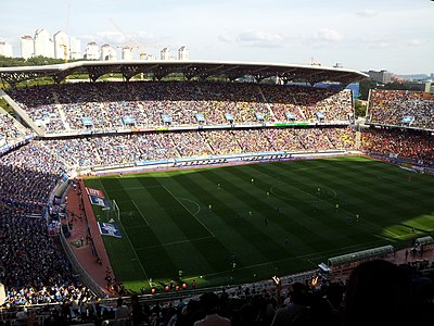 What is the name of the stadium where Suwon Samsung Bluewings FC plays?