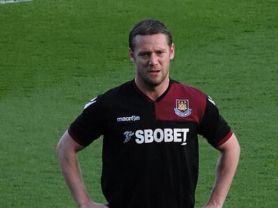 How long was Kevin Nolan's contract with West Ham United?