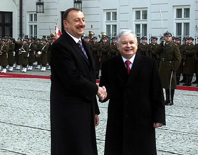 What year did Kaczyński's brother lose the parliamentary election?