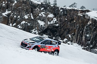 For which team is Neuville currently driving in the WRC?