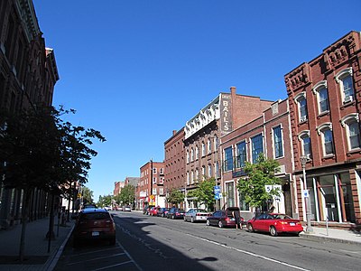What is the population of Holyoke, Massachusetts as of the 2020 census?