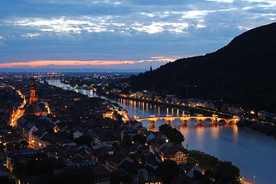 What is the name of the river that flows through Heidelberg?