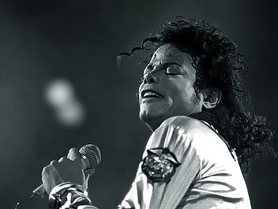 What was the name of the 1995 Michael Jackson album that combined new material with greatest hits?