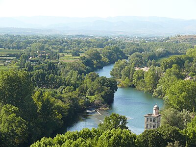 What popular event takes place in Béziers every August?