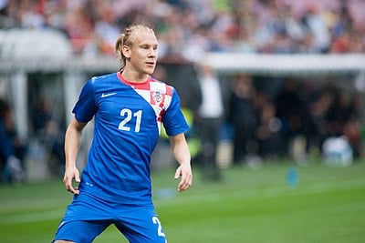 Which Super League Greece club does Domagoj Vida currently play for?