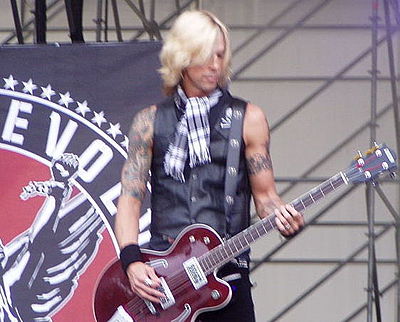 Which Seattle punk band did Duff McKagan briefly reunite with after leaving Guns N' Roses?