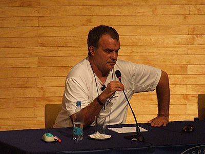 Bielsa's tenure at which club resulted in minor controversies?