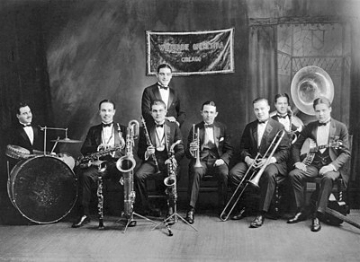 Which band did Bix first record with in 1924?