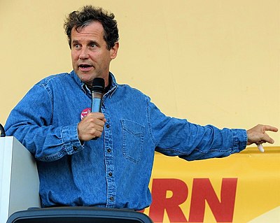 What is Sherrod Brown's middle name?