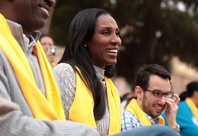 What league did Lisa Leslie use to play in?