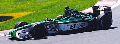 How many Grands Prix has Pedro de la Rosa participated in?