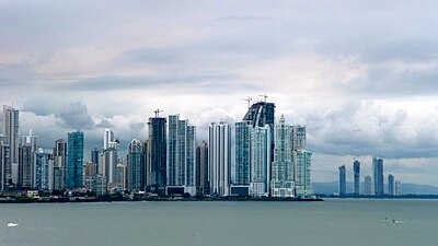 Which ocean is Panama City located near?