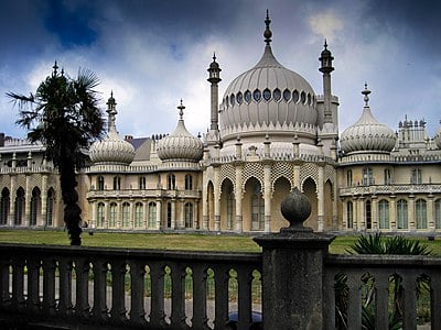 What is the name of the famous pier in Brighton?