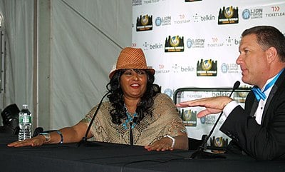 In which television series did Pam Grier appear from 1998 to 2000?