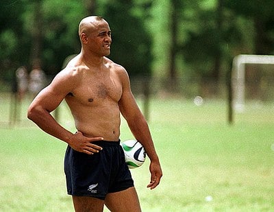 How many international rugby matches did Jonah Lomu play?