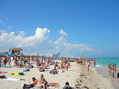 What is the population of Miami Beach according to the 2020 census?