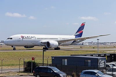Which airline alliance was LATAM Chile a member of from 2000 to 2020?