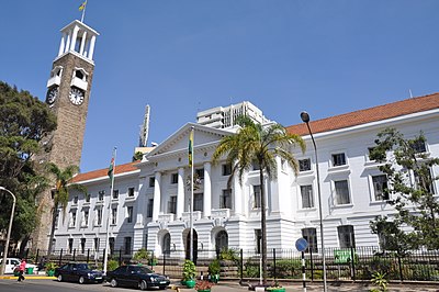 Which national park is located within Nairobi's city limits?