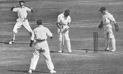 With which fellow cricketer did Sutcliffe form a legendary opening partnership?