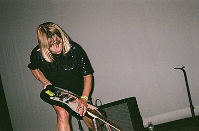 Who did Kim Gordon form Sonic Youth with?
