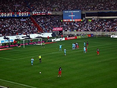 What is the official colors of Olympique De Marseille?