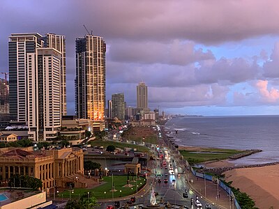 Which famous park is located in Colombo?