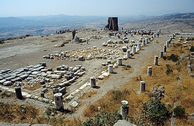 What was the primary language spoken in ancient Pergamon?