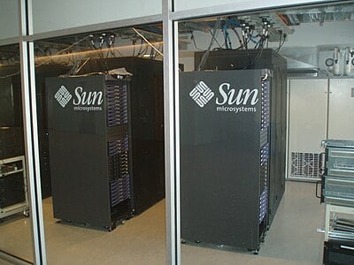 Which programming language was influenced by Sun Microsystems' Oak language?