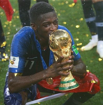 Which club did Dembélé start his career with?